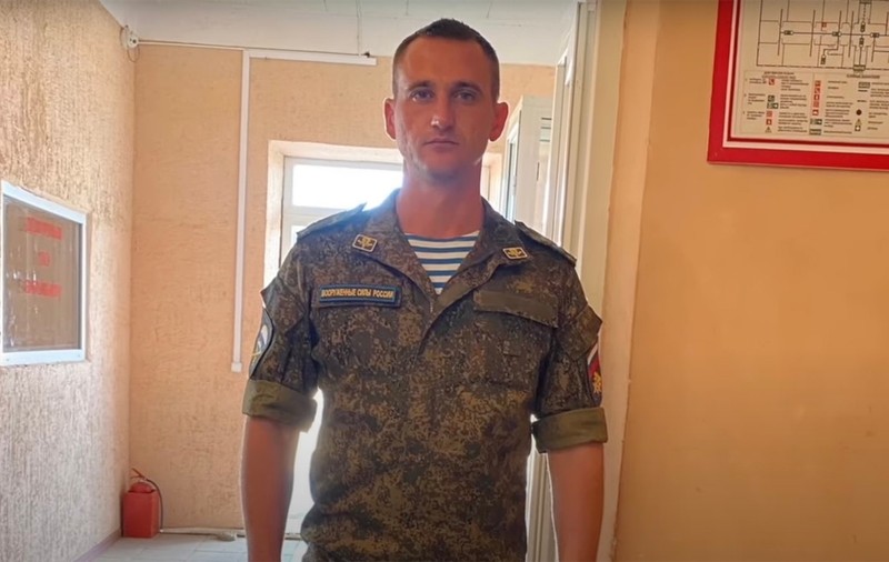 Parașutistul rus care a invadat Ucraina, apoi a scris o carte împotriva războiului și a fugit: „Majoritatea oamenilor din armată sunt nemulțumiți de Putin și de comandanții lor”