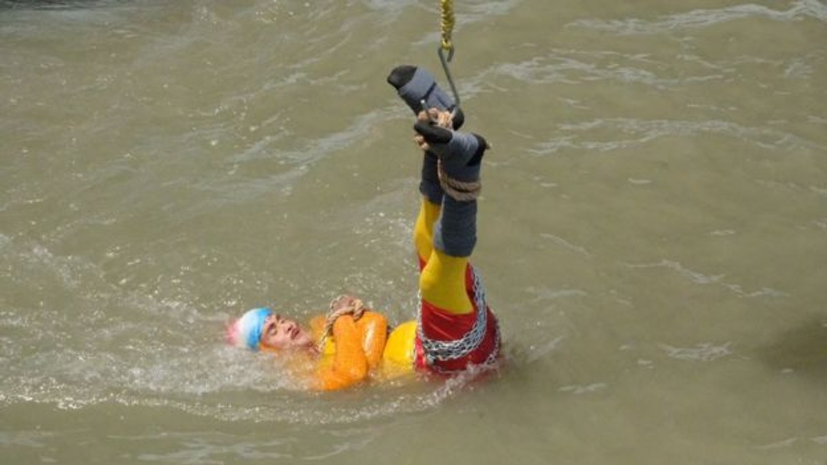 Magicianul din India care a vrut să facă trucul lui Houdini a fost găsit mort