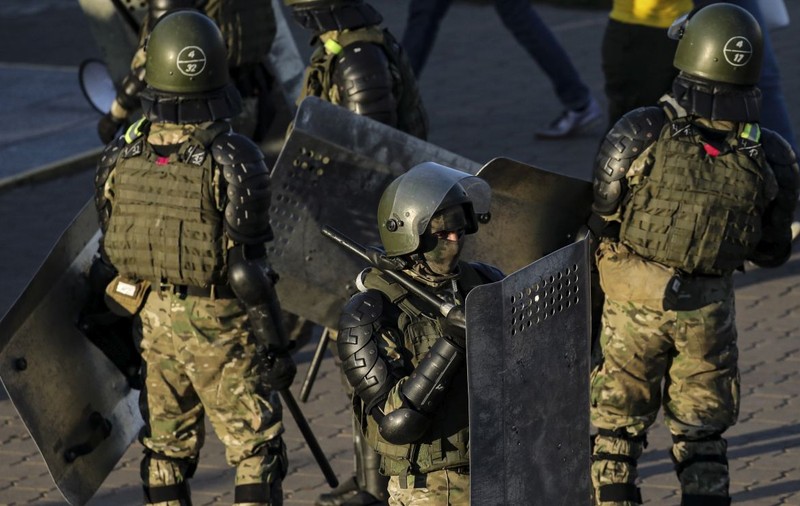 Un tânăr plecat din Belarus transmite revolta în direct pe Twitter: ”Singurul mod al lui Lukașenko de a rezista ar fi transformarea țării într-o dictatură militară”