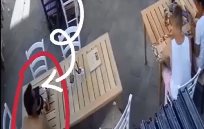 Bărbat filmat în timp ce-și însușea banii lăsați pe masă de un client la o terasă din Mamaia |VIDEO