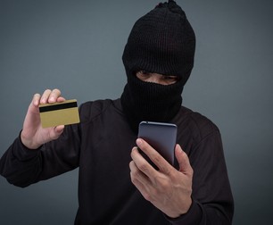 În perioada Sărbătorilor e important să fii atent să nu cazi în capcanele hoților online