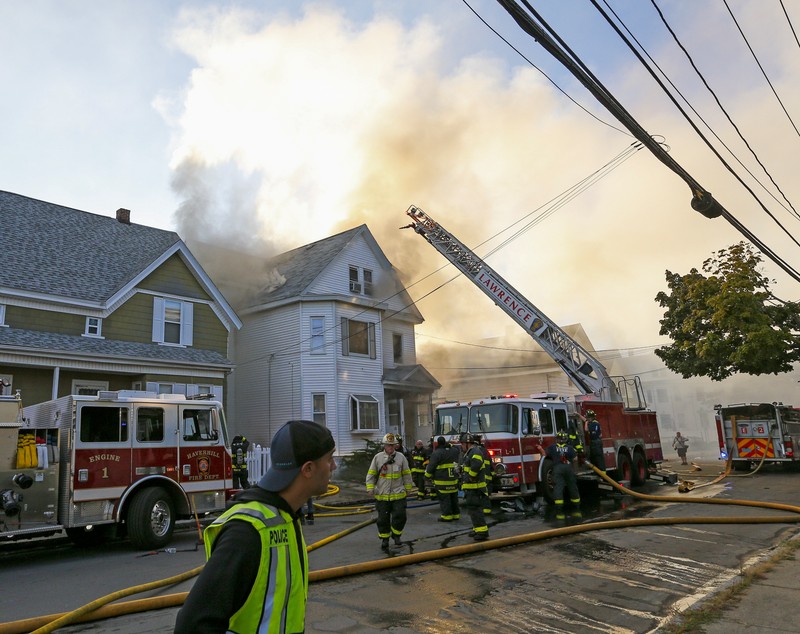 Zeci de incendii și explozii în trei orașe din statul Massachusetts. Cel puțin șase oameni au fost răniți / FOTO&VIDEO