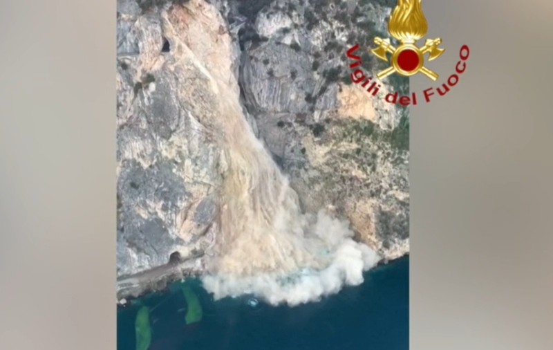 Alunecări masive de teren la lacul Garda, cel mai mare lac din Italia. Imaginile, surprinse dintr-un elicopter – VIDEO