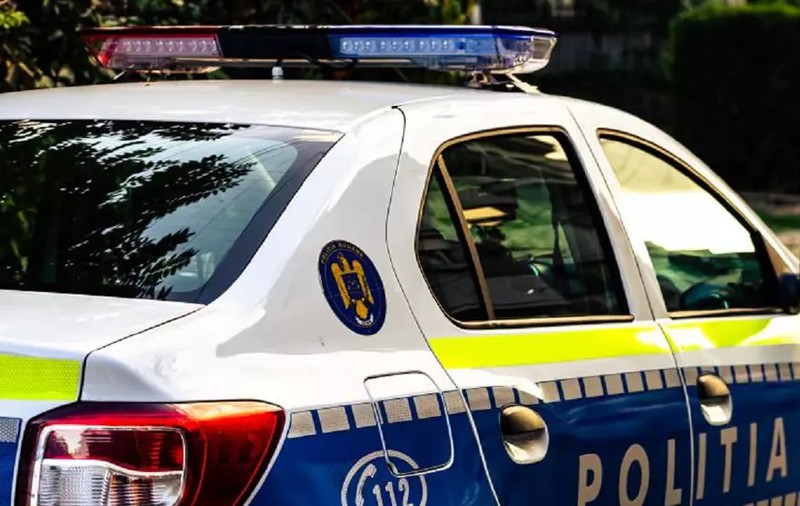 Copil de 12 ani din Bistriţa-Năsăud, lovit pe trecerea de pietoni de o mașină de poliție aflată în misiune