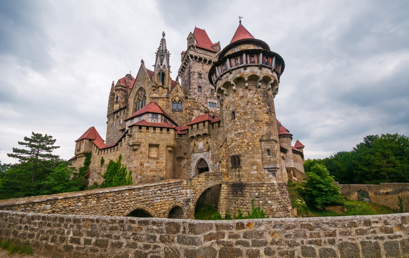 Castelul Burg Kreuzenstein - un loc de basm în apropiere de Viena, Austria