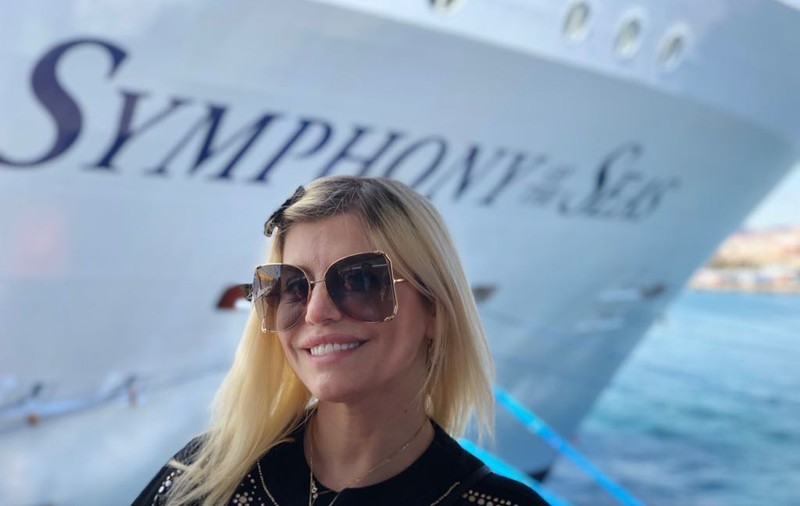 EXCLUSIV/ Transformări spectaculoase marca Loredana. În 24 de ore a trecut de la Donna din „Mamma Mia!”, la Maria Tănăse