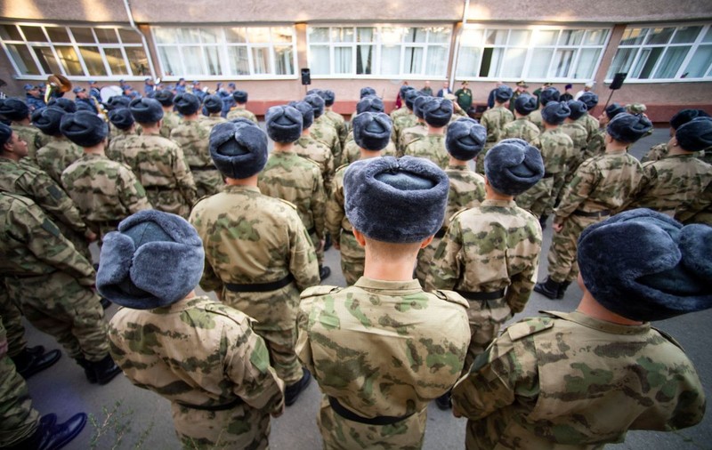 Putin a semnat un decret privind recrutarea de primăvară. 150.000 de ruși vor fi înrolați pentru serviciul militar