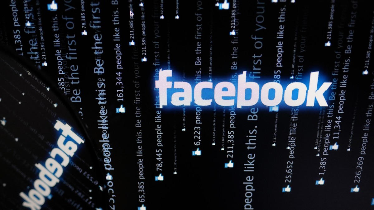 Facebook, amendată în Marea Britanie pentru scandalul Cambridge Analytica. Facebook matrix