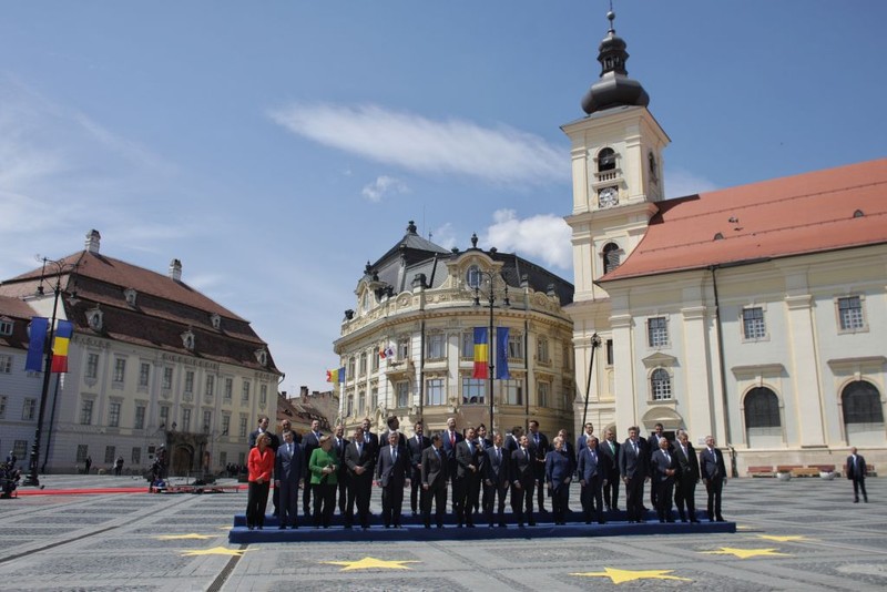 Summitul de la Sibiu, fotografia de familie (Foto: Inquam Photos / Octav Ganea)