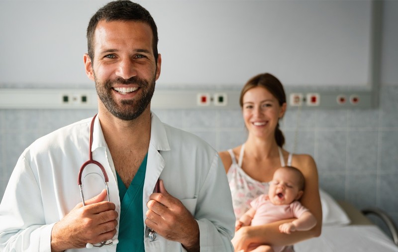 Programul FIV 2026 așteptat să salveze prăbușirea demografică a României: ,,Mii de cupluri infertile nu își permit să devină părinți”, susține Andreas Vythoulkas