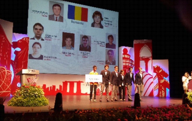 ROMÂNIA, la OLIMPIADA DE FIZICĂ din SINGAPORE