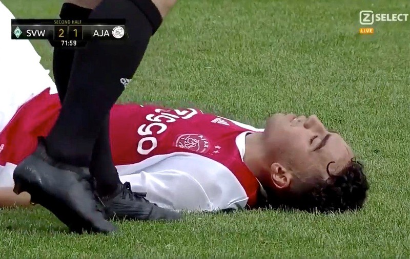 Federația olandeză de fotbal și Ajax, acuzate în cazul prăbușirii pe gazon a fotbalistului Abdelhak Nouri