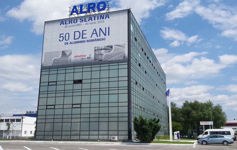 Combinatul Alro, scos la vânzare de către ruși. A fost implicat în mai multe scandaluri, iar în 2015 împlinea 50 de ani de producție