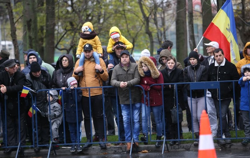 Incident la parada de 1 decembrie. Un copil s-a pierdut de părinții lui