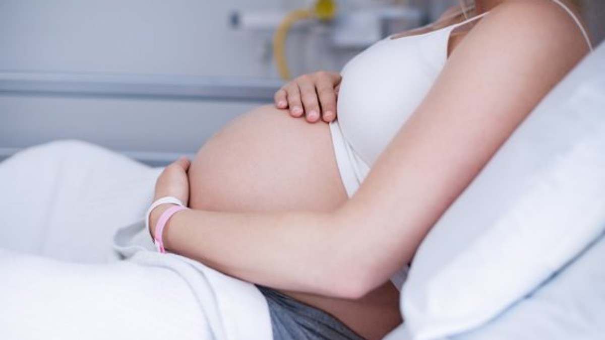 Gravidele din Suceava nu mai au unde să nască spitalul este COVID-19