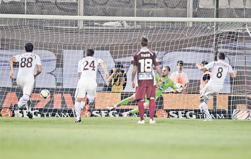 Minune în Giuleşti! 2În 10 jucători, rapidiştii au întors miraculosmeciul cu campioana CFR Cluj