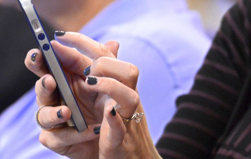 ÎNGROZITOR! O tânără A FOST MUTILATĂ de TELEFONUL MOBIL