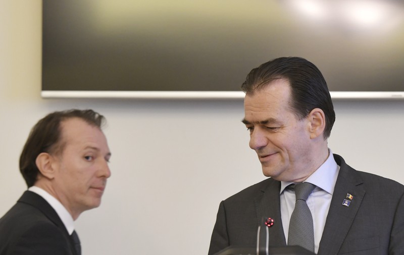 Prima înfrângere majoră a guvernului Orban în Parlament. Senatul a adoptat moțiunea împotriva ministrului de Finanțe