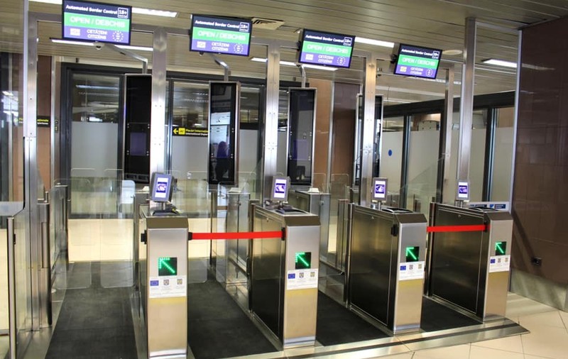 Aeroportul Otopeni are 6 porți de control automat al pașapoartelor. Pasagerii cu documete biometrice nu vor mai sta la cozi