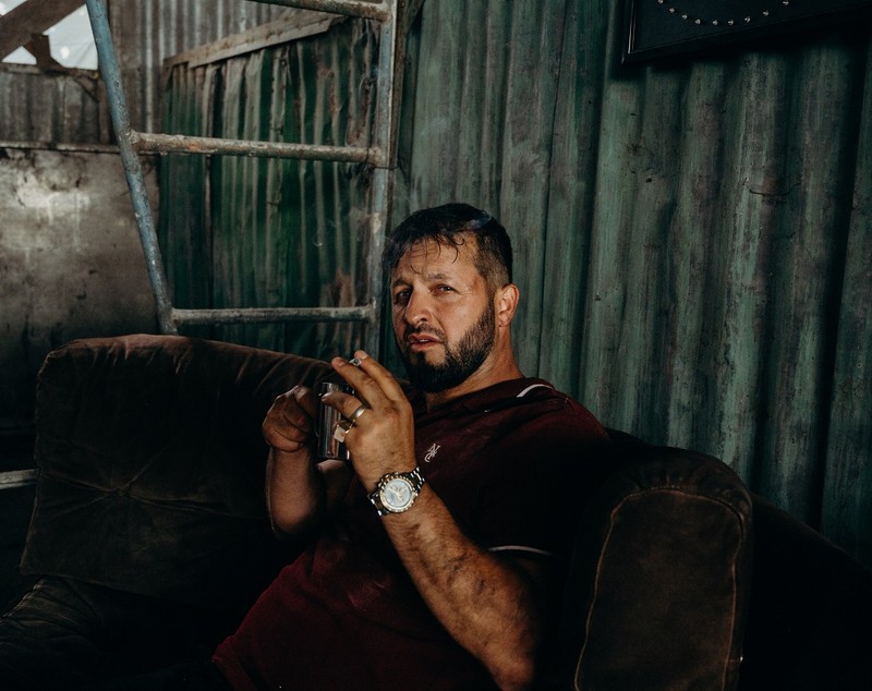 Actorul Răzvan Oprea joacă în două seriale la Pro TV: „Ambele personaje îmi sunt foarte dragi. Leo este un exuberant, iar Beni o gorilă cu sentimente” INTERVIU