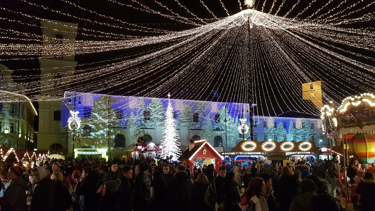 Mii de vizitatori la Târgul de Crăciun din Sibiu, la sfârșit de săptămână