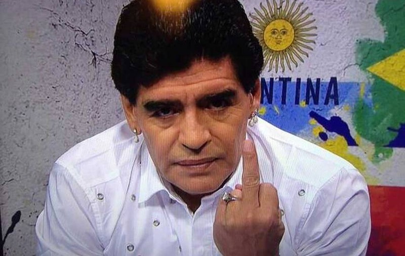 VIDEO / CM 2014: Circ la argentinieni. Diego Maradona, semne obscene la TV!