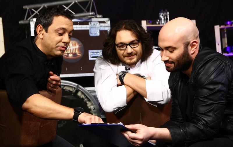 Mihai Bendeac, apariție supriză la Chefi la cuțite. Cei trei jurați au sunat-o pe mama actorului. Ce au întrebat-o