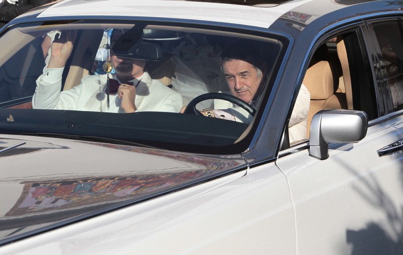 Gigi Becali, oprit de poliție în București. ”Nu aveam nici o declaraţie. Păi ce-i aia?”