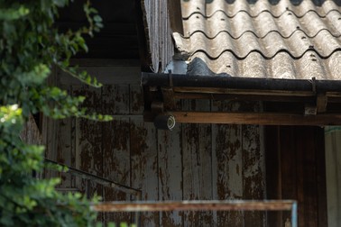 Anchetatorii au montat o cameră video pe locuinţa lui Dincă