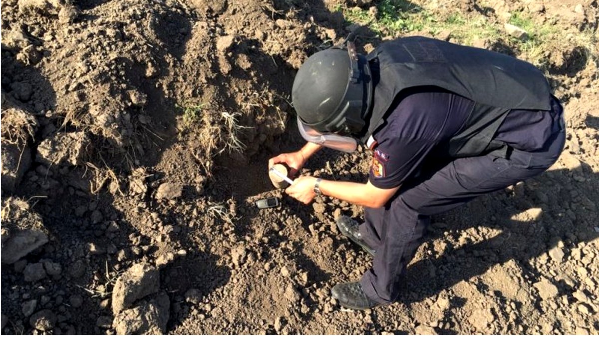 Un proiectil neexplodat a fost găsit într-un șanț, în Iași
