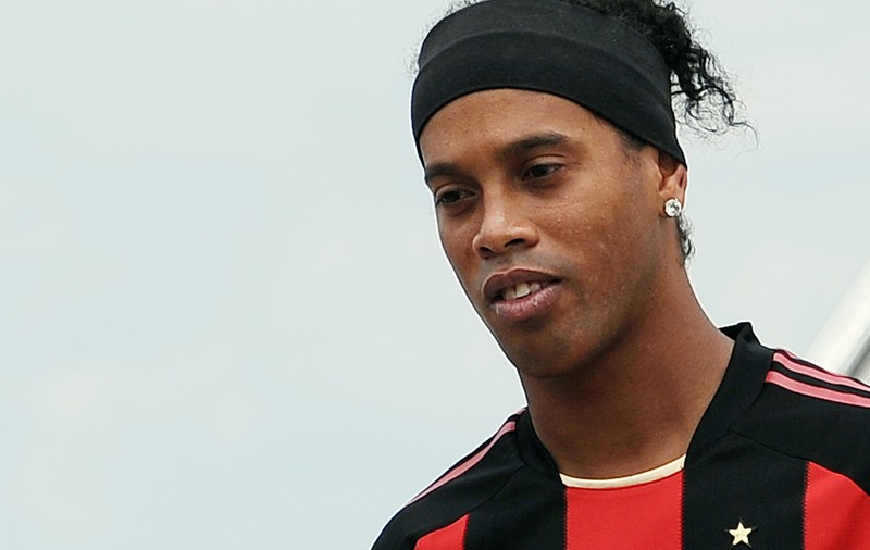 După 10 ani în Europa, Ronaldinho se întoarce acasă. Şi-a rezolvat transferul în discotecă!