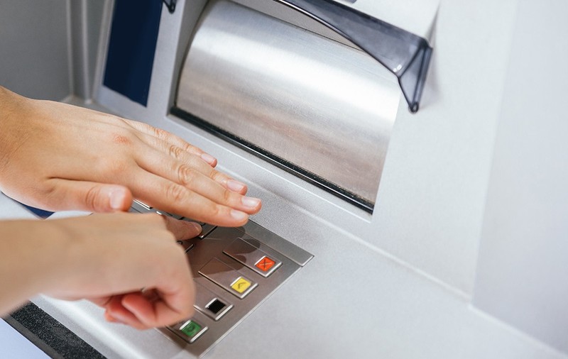 Pin introdus la bancomat