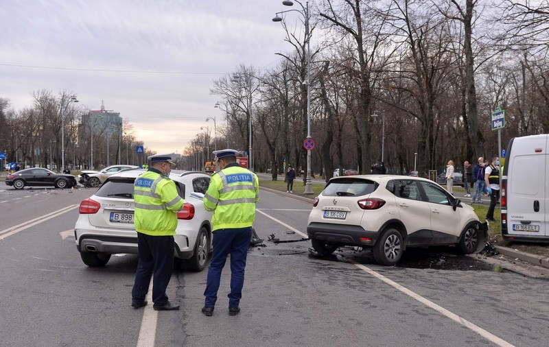 Numărul deceselor în accidente rutiere a crescut față de anul trecut. Câți șoferi băuți sau drogați au fost prinși de Poliție
