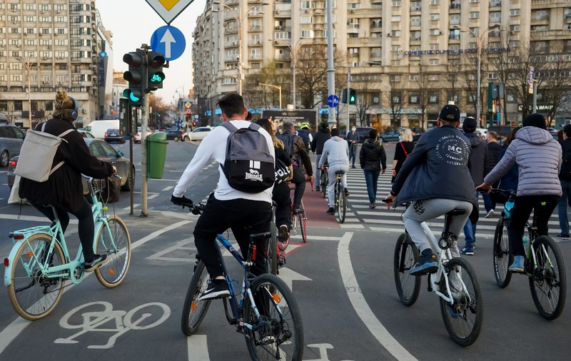 România se află în topul producătorilor de biciclete din Europa, dar avem una dintre cele mai aglomerate capitale din lume. Cum au reușit alții să promoveze mersul pe două roți
