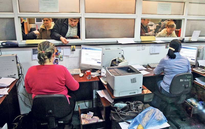 Stai mai bine pe bani la stat! Salariaţii din privat câştigă mai puţin decât bugetarii