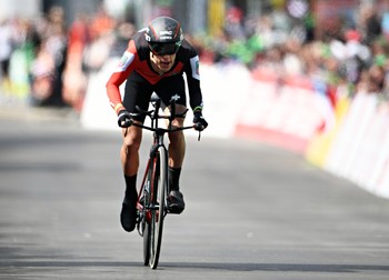 epa05936989 The winner of the 71th Tour de Romandie, Richie Porte from Australia of team BMC Racing in action during the fifth and last stage, a 17,88 km race against the clock, at the 71th Tour de Romandie UCI ProTour cycling race in Lausanne, Switzerland, 30 April 2017. EPA/ALAIN GROSCLAUDE