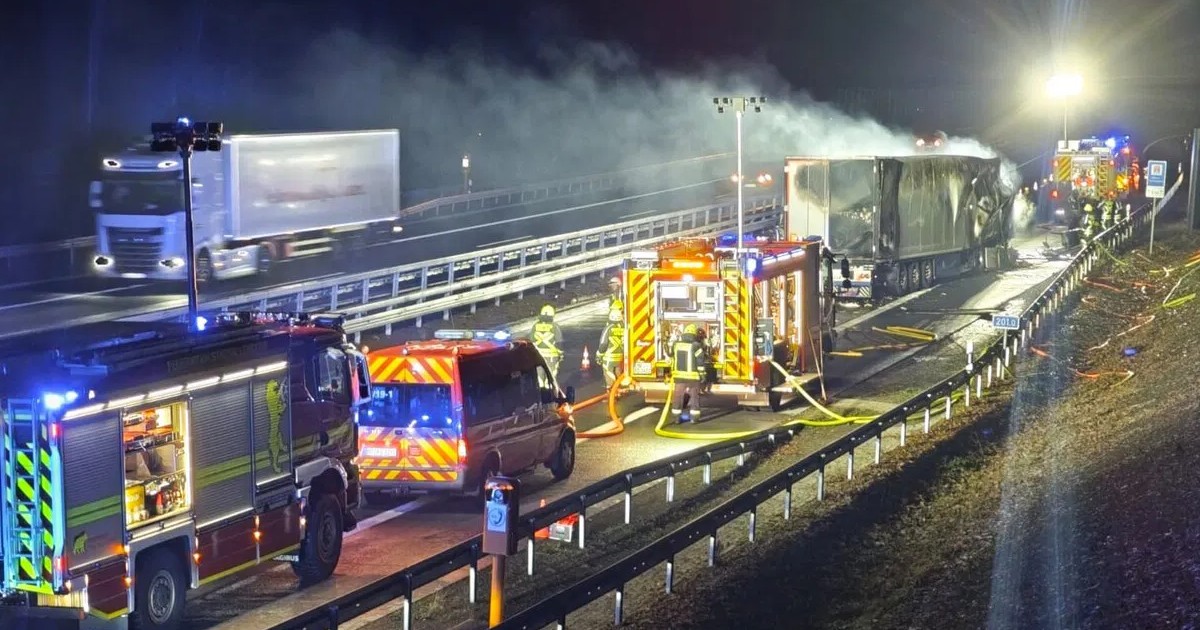 Incendiul ar fi izbucnit din cauza unei defecțiuni tehnice.