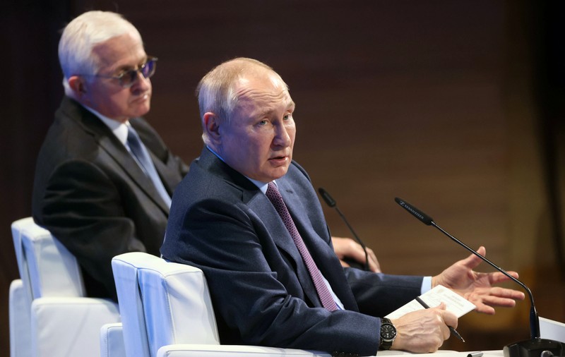 Vladimir Putin spune că e criză alimentară în Occident. „Liderii le recomandă cetăţenilor să consume napi în loc de salată şi roşii”