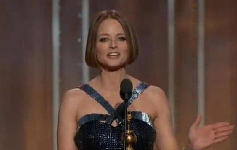 Jodie Foster a vorbit pentru prima dată în public despre faptul că este LESBIANĂ | VIDEO