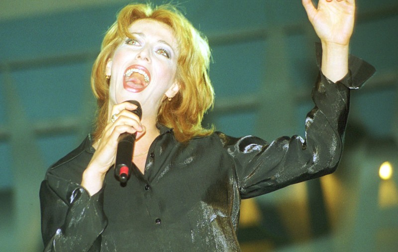CELE MAI FRUMOASE PIESE ALE LAUREI STOICA! Sigur le-ai fredonat şi tu | VIDEO