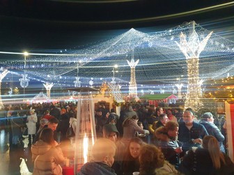 Peste un milion de luminițe sunt aprinse la târgul de Crăciun