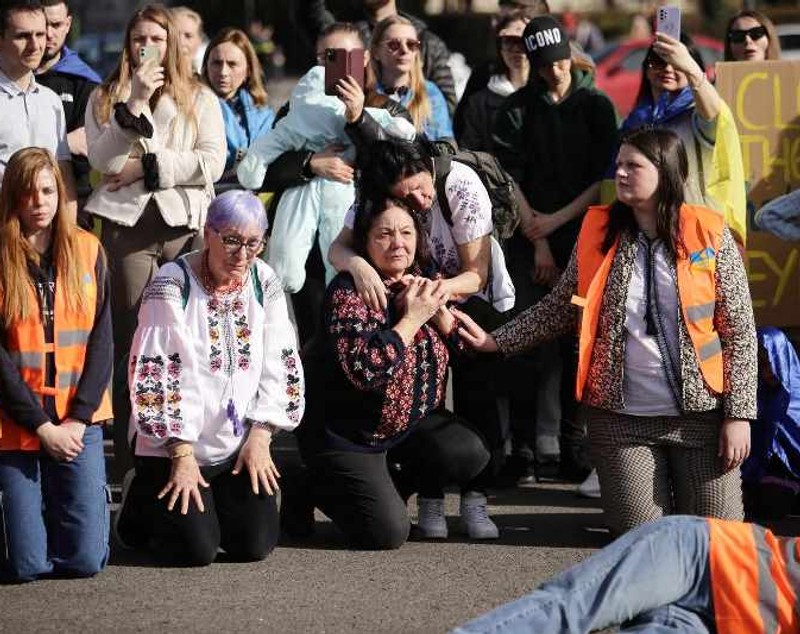 Proteste față de război, la București și la Constanța. Manifestanții ucraineni au cerut oprirea conflictului pornit de Rusia: „Vrem acasă”