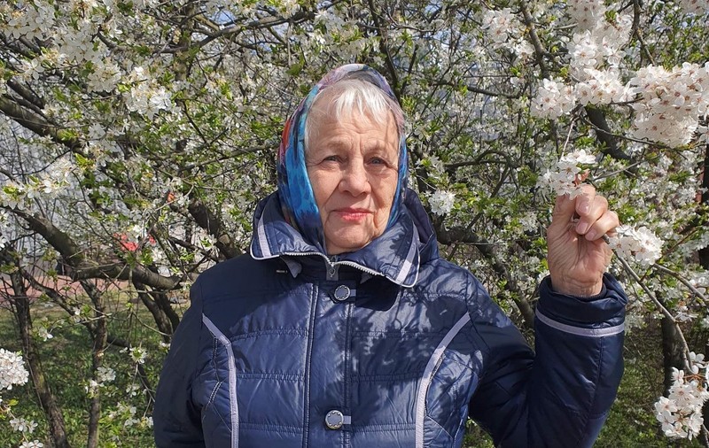 O bunică din Ucraina și-a făcut primul tatuaj la 80 de ani, în cinstea țării ei: "Îl voi purta atâta timp cât mi-o da Dumnezeu"