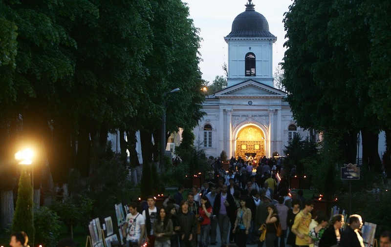 Fantoma de la Operă, în Cimitirul Bellu. Uite ce se mai întâmplă aici!