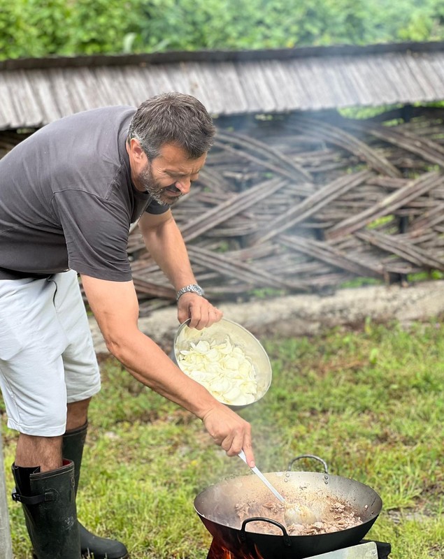 Câți bani trebuie să scoți din buzunar ca să mănânci la pensiunea lui Nicolai Tand. Preparatul cu care își impresionează clienții