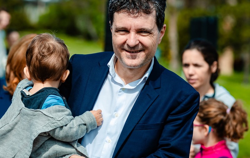 Promisiunea pe care Nicușor Dan le-ar fi făcut-o celor doi copii ai lui, dacă ajunge președintele României. Ce-și doresc micuții