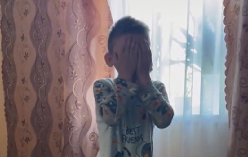 Clip viral cu reacția unui copil ucrainean când este amenințat că va fi trimis în Rusia dacă nu-și ascultă bunicii