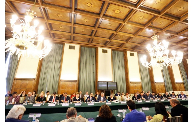 Ce le-a transmis Guvernul sindicatelor: Nu vom introduce taxarea pe cifra de afaceri, nici taxa de solidaritate, iar contribuţiile vor fi plătite în continuare de către angajator