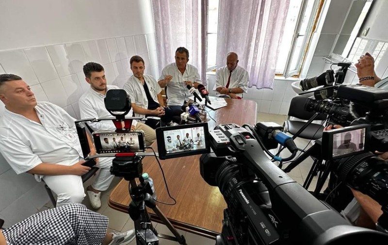 Cinci medici chirurgi de la Spitalul Judeţean de Urgenţă din Târgu Jiu renunţă la gărzi, după cazul gravidei operate din greșeală de hernie
