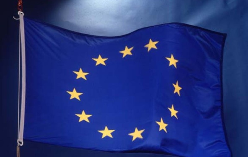 UE salvează Grecia, Italia şi Portugalia de la faliment. Cele trei state vor primi un nou împrumut